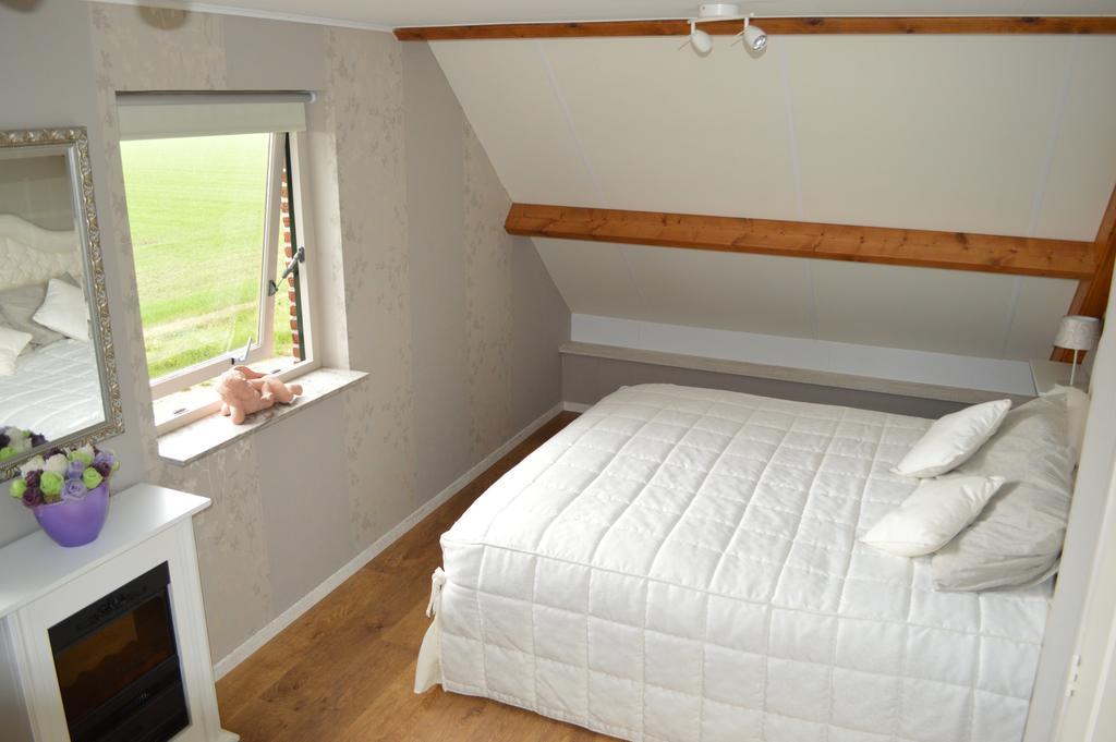 Huize Ouwervelden Bed & Breakfast Wouwsche Plantage Стая снимка