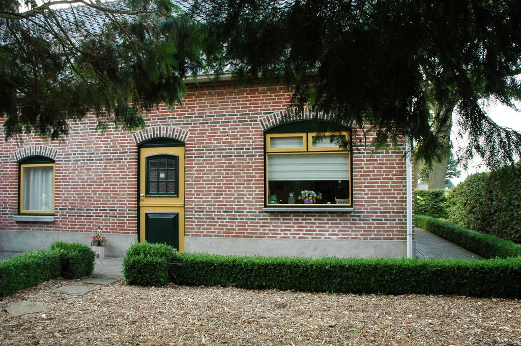 Huize Ouwervelden Bed & Breakfast Wouwsche Plantage Екстериор снимка