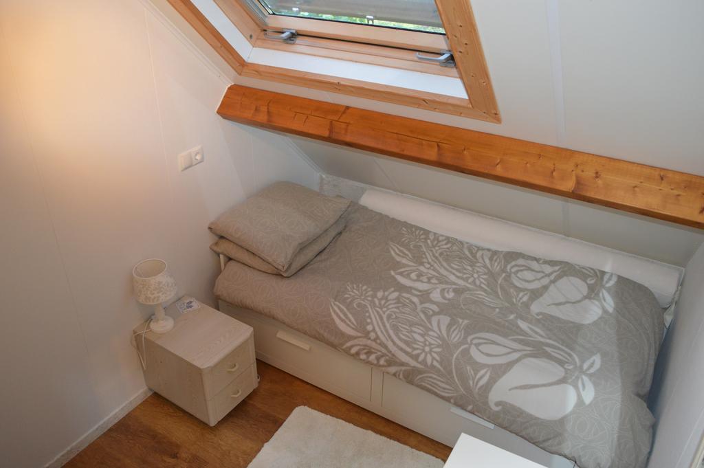 Huize Ouwervelden Bed & Breakfast Wouwsche Plantage Стая снимка
